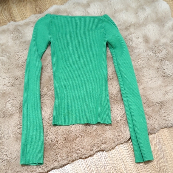 Green Off-Shoulder Ribbed Sweater - Picture 4 of 4